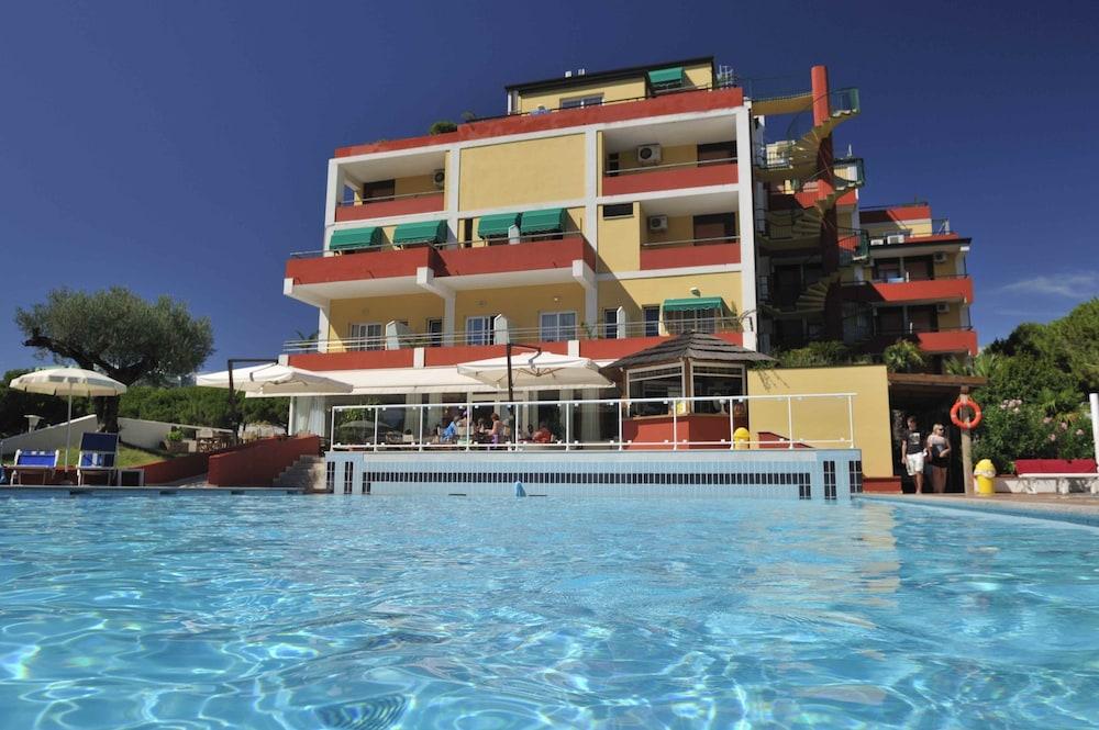 Hotel Bembo ビビオーネ エクステリア 写真